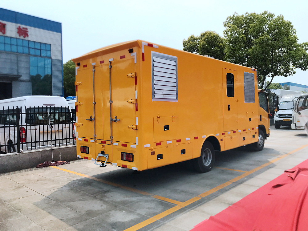 五十铃抢险救援排涝车图片3