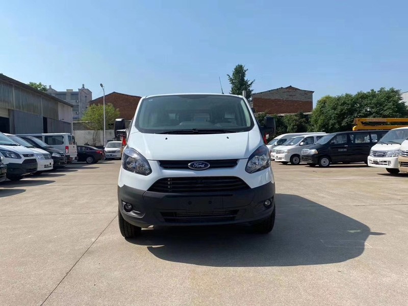 福特新全顺殡葬服务车（柴油短轴）图片2