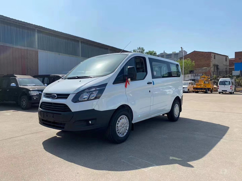 福特新全顺殡葬服务车（柴油短轴）