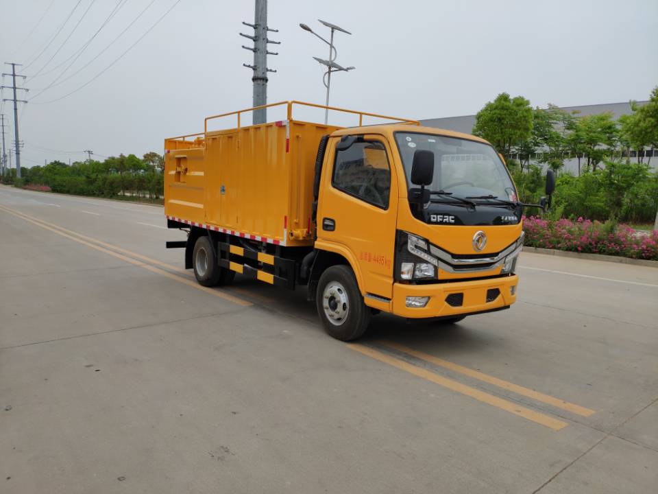 蓝牌东风小多利卡污水处理车图片5