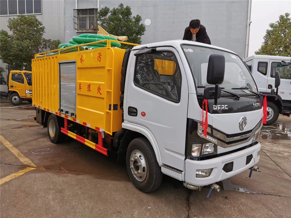 东风小多利卡污水处理车