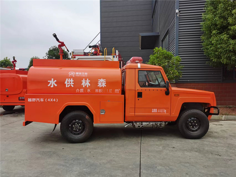 越野消防供水车图片2