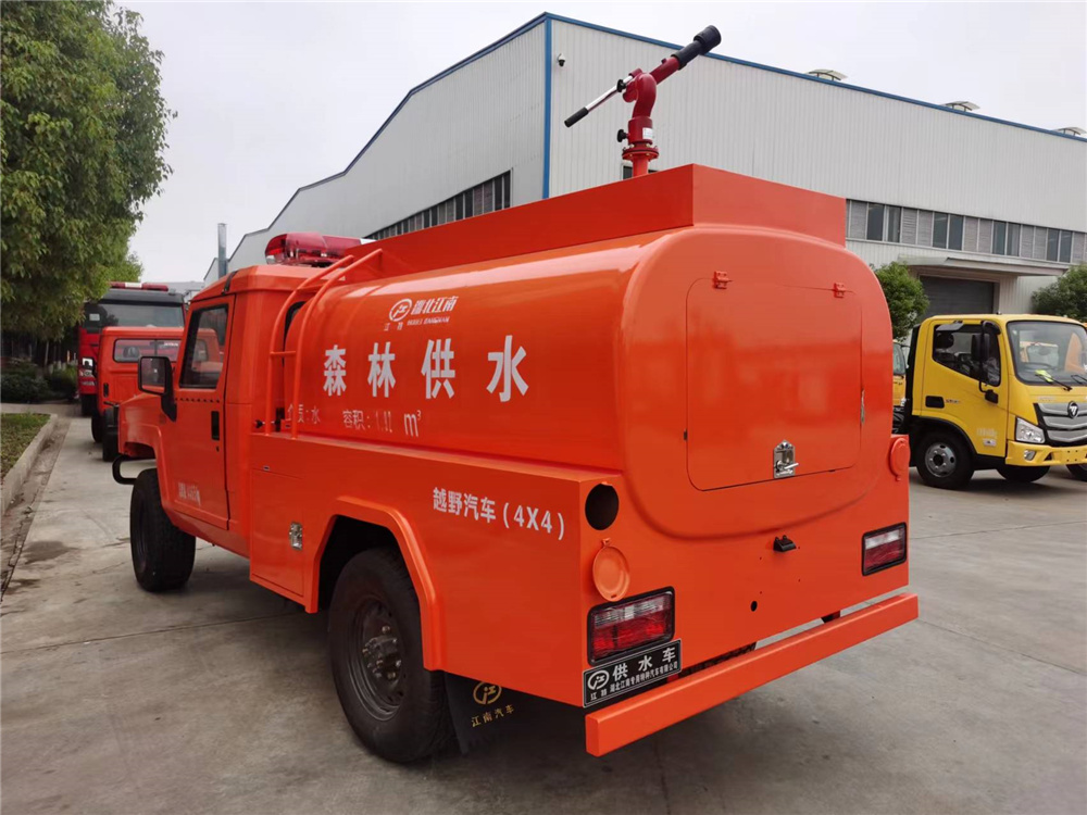 越野消防供水车图片3
