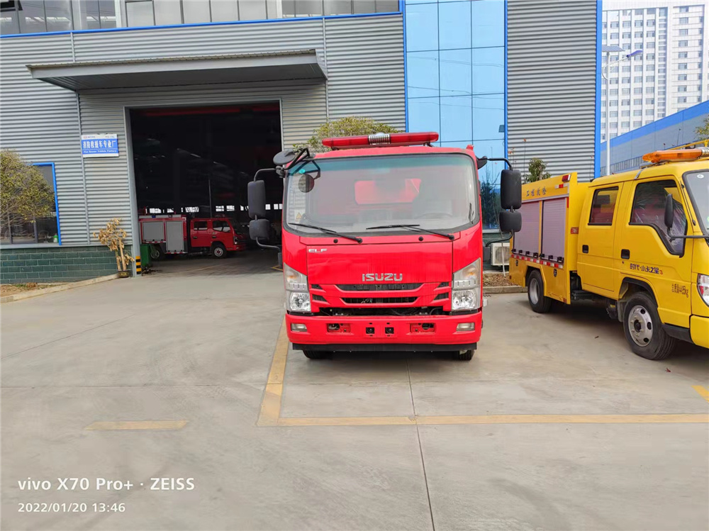 庆铃五十铃消防洒水车7吨图片3