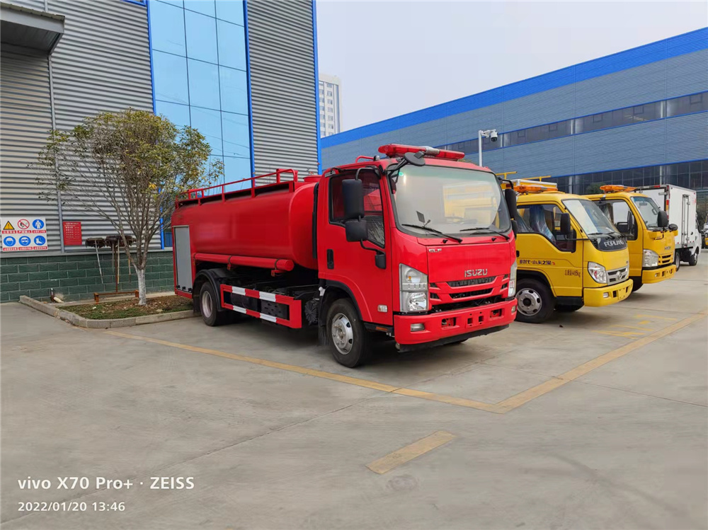 庆铃五十铃消防洒水车7吨